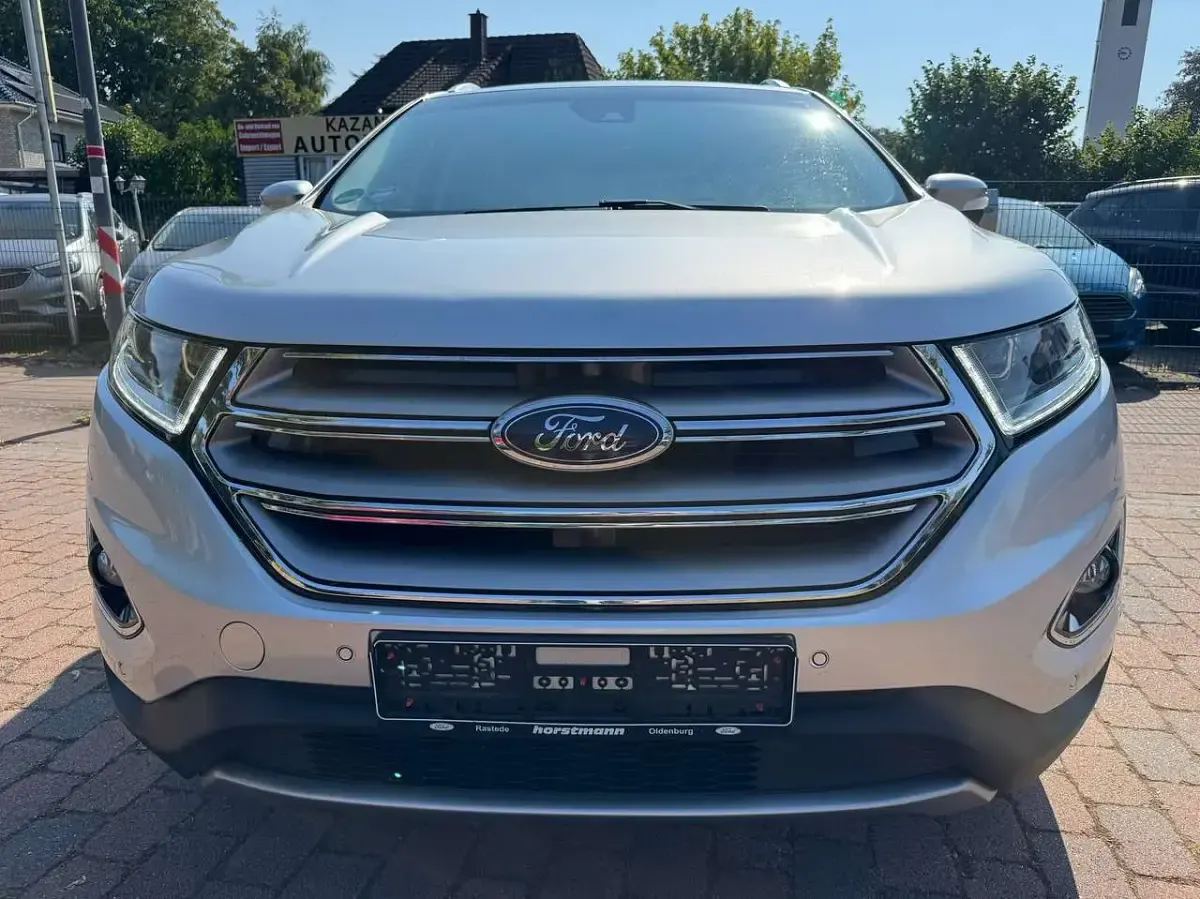 Gebraucht Ford Edge Titanium 211 PS (155 kW) 2016 Brightsilber (metallic) SUV