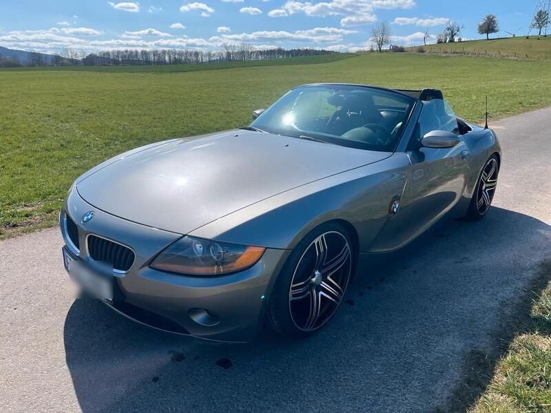 Grau Gebraucht 2004 BMW Z4 Cabrio | 9.500 € (Fairer Preis) - Bild 1/4