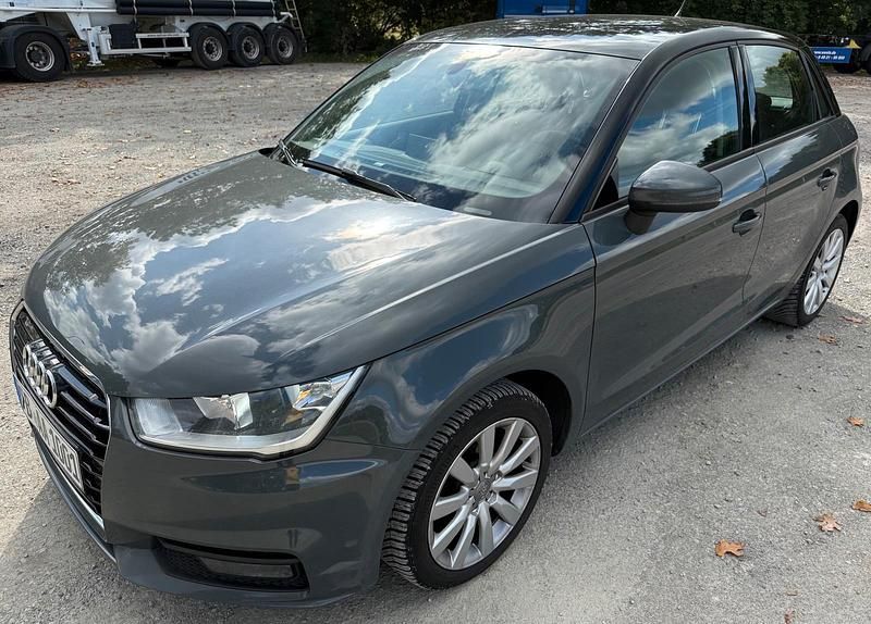 Grau Gebraucht 2016 Audi A1 Sportback Kleinwagen | 9.490 € (Fairer Preis) - Bild 1/4