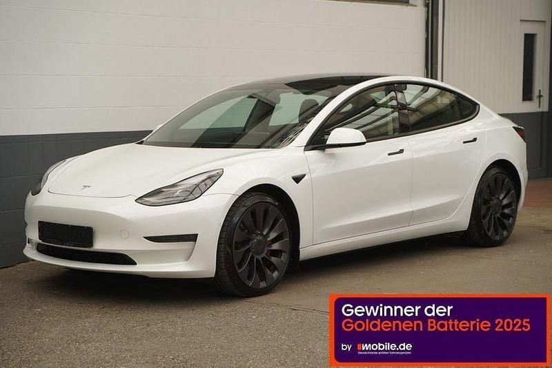 Weiß Gebraucht 2022 Tesla Model 3 Performance Limousine | 33.450 € (Superpreis) - Bild 1/4