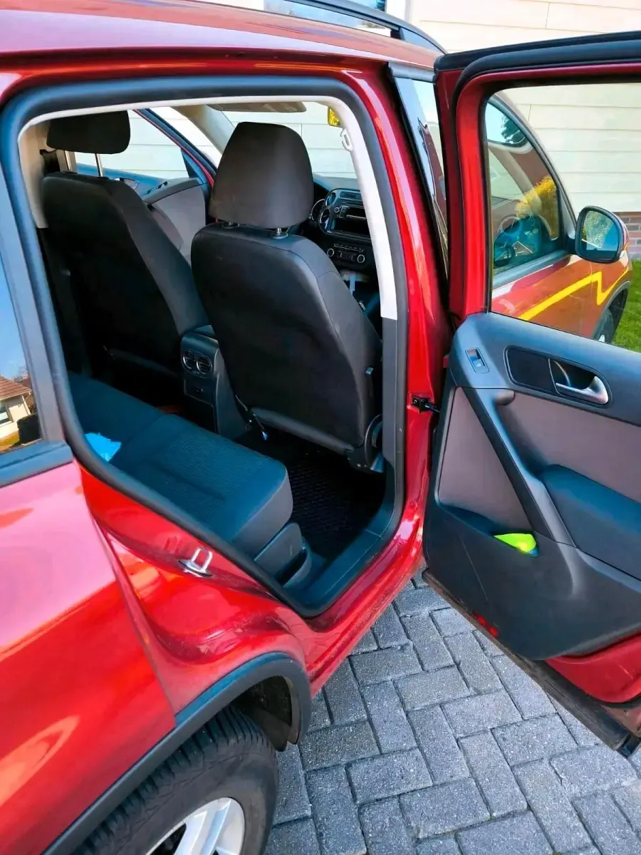 Gebraucht VW Tiguan 160 PS (117 kW) 2012 Rot SUV