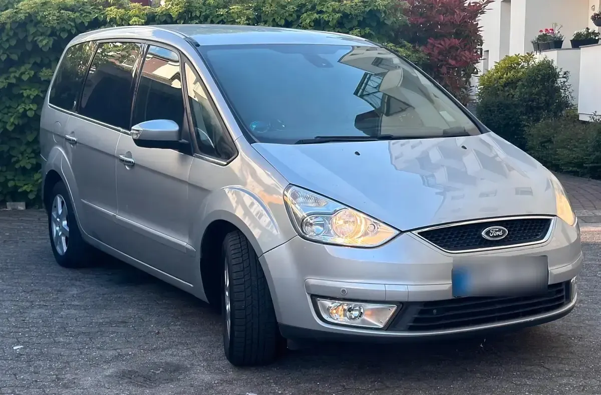 Gebraucht Ford Galaxy 140 PS (102 kW) 2008 Silber Van / Kleinbus