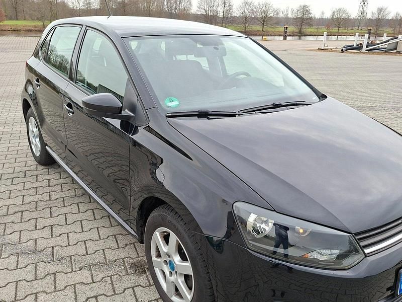 Second-hand VW Polo 75 CP (55 kW) 2017 Negru Hatchback