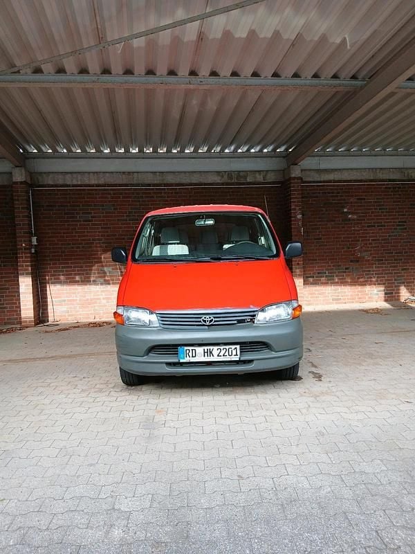 Rot Gebraucht 2006 Toyota HiAce Van / Kleinbus | 5.700 € - Bild 1/4