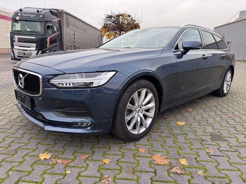 Blau Gebraucht 2018 Volvo V90 Momentum Kombi | 27.480 € (Fairer Preis) - Bild 1/4
