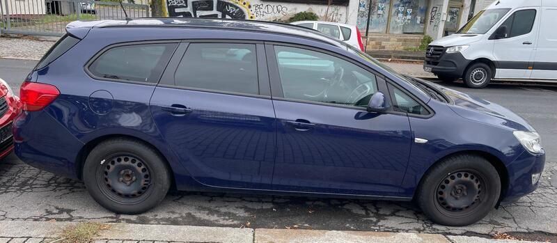 Gebraucht Opel Astra 100 PS (73 kW) 2011 Blau Kombi