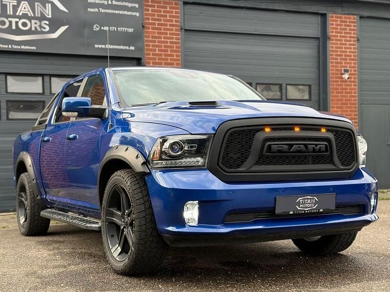 Blau Gebraucht 2018 Dodge Ram Abholung | 38.500 € (Guter Preis) - Bild 1/4