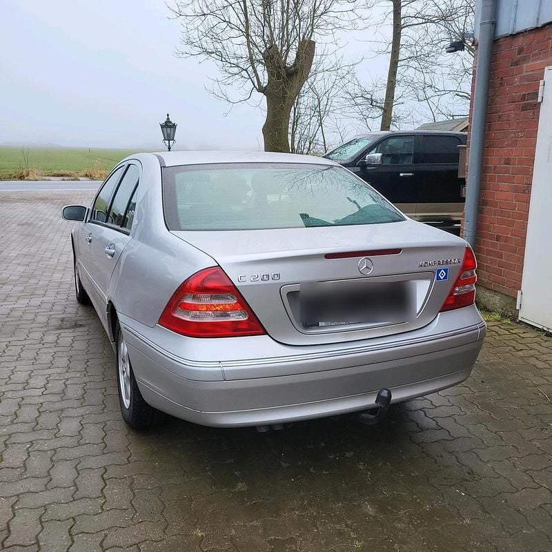 Gebraucht Mercedes 200 163 PS (119 kW) 2000 Silber Limousine