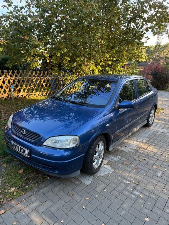 Blau Gebraucht 2001 Opel Astra Comfort Limousine | 1.699 € (Fairer Preis) - Bild 1/4