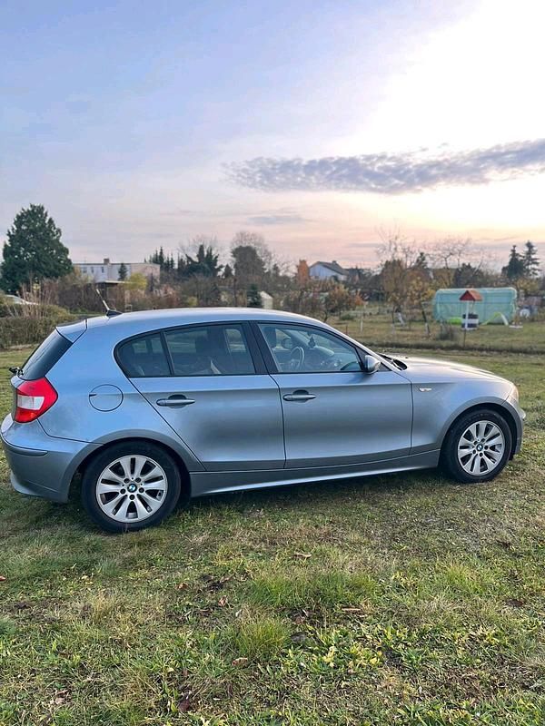 Gebraucht BMW 116 116 PS (85 kW) 2006 Blau Kleinwagen