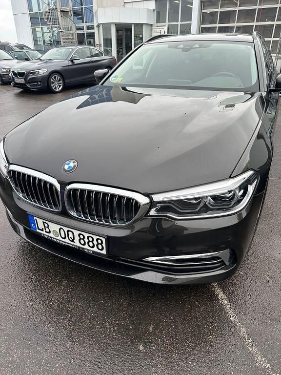 Gebraucht BMW 530 Sport Line 265 PS (194 kW) 2018 Braun Kombi
