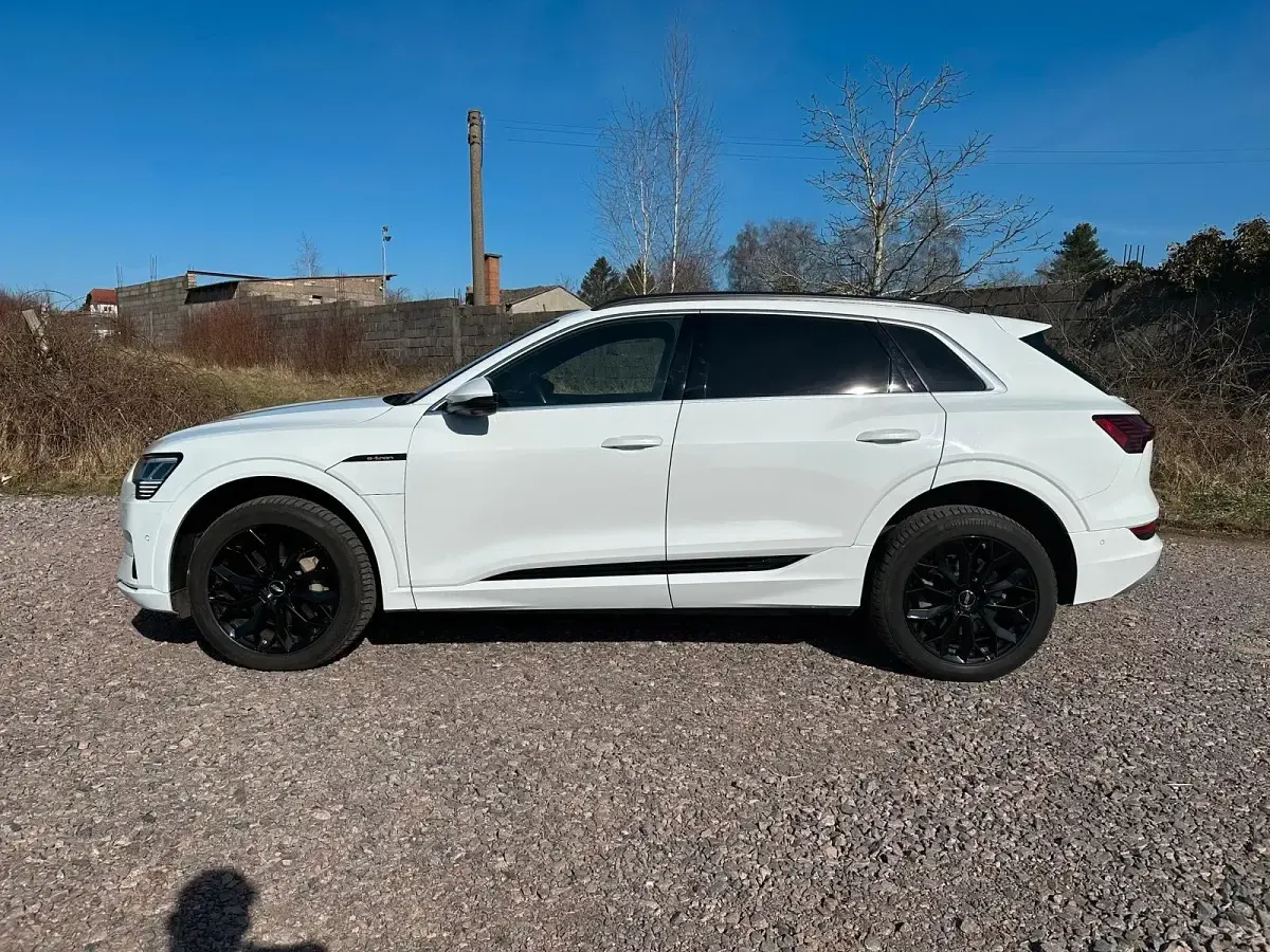 Gebraucht Audi e-tron Advanced Plus 301 kW (410 PS) 2019 Weiß SUV