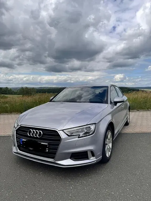 Gebraucht Audi A3 Sport 150 PS (110 kW) 2018 Silber Limousine