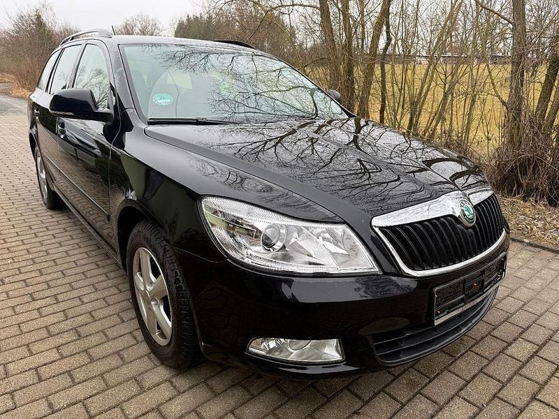 Gebraucht Skoda Octavia 105 PS (77 kW) 2012 Schwarz Kombi
