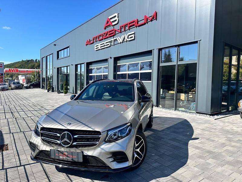 Silber Gebraucht 2019 Mercedes GLC250 AMG line SUV | 34.895 € (Etwas zu teuer) - Bild 1/3