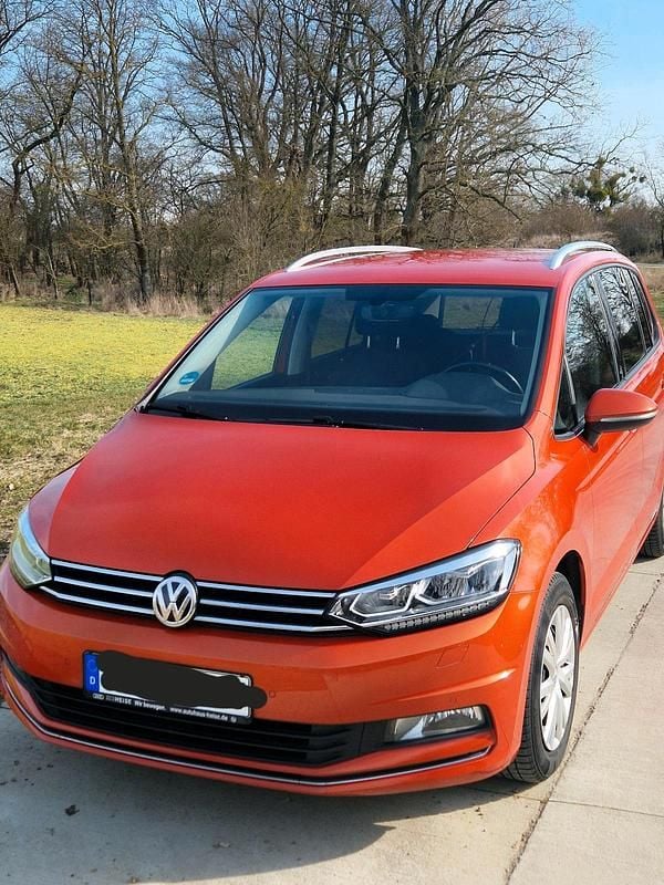 Gebraucht VW Touran 150 PS (110 kW) 2017 Orange Van / Kleinbus