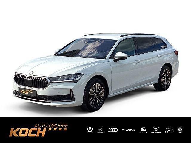 Pureweiß Gebraucht 2024 Skoda Superb Selection Kombi | 34.995 € (Fairer Preis) - Bild 1/4