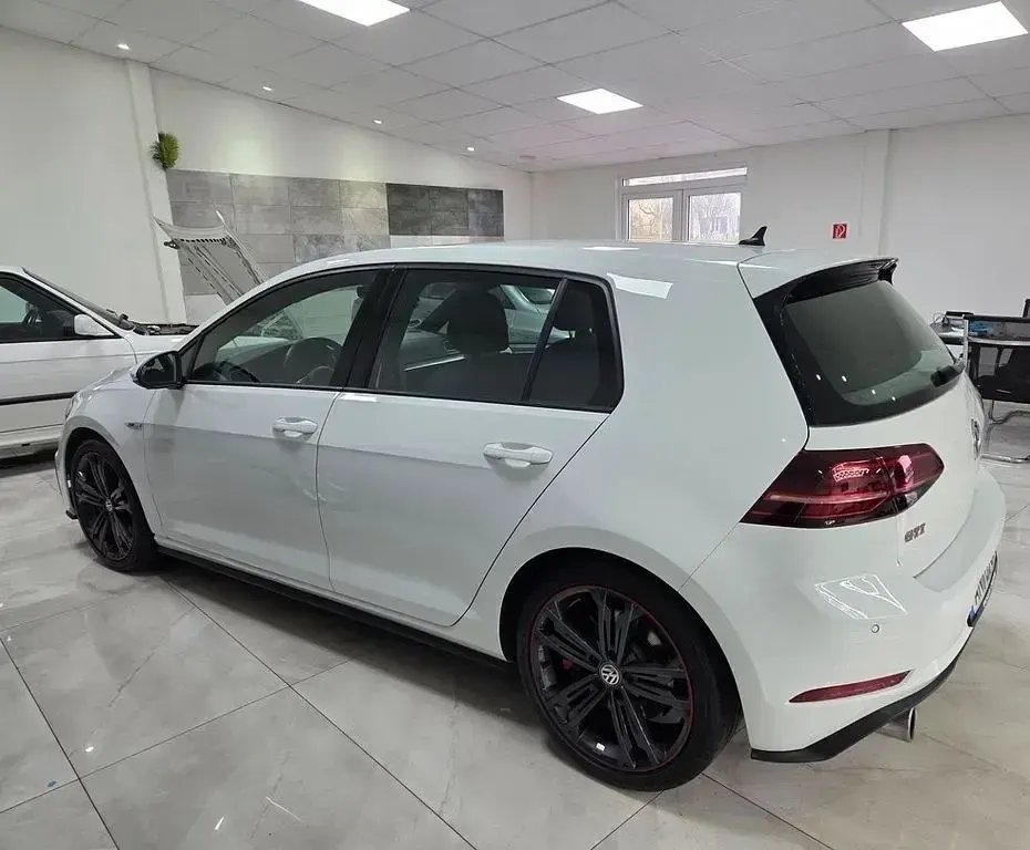 Gebraucht VW Golf VIII GTI 245 PS (180 kW) 2020 Weiß Limousine