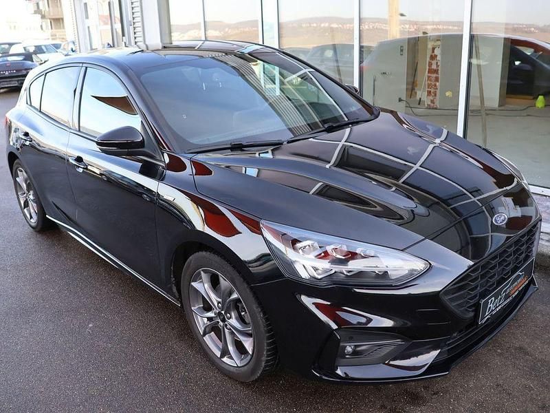 Gebraucht Ford Focus ST-Line 120 PS (88 kW) 2021 Schwarz Limousine