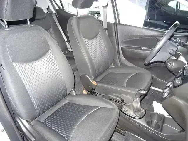 Gebraucht Opel Karl Rocks 73 PS (53 kW) 2019 Schneeweiss Kleinwagen