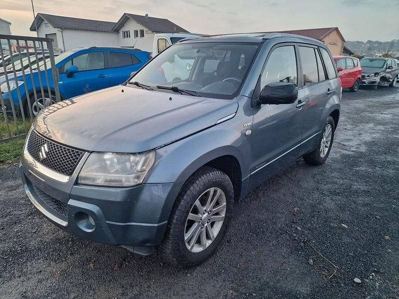 Gebraucht Suzuki Grand Vitara 129 PS (94 kW) 2009 Grau SUV