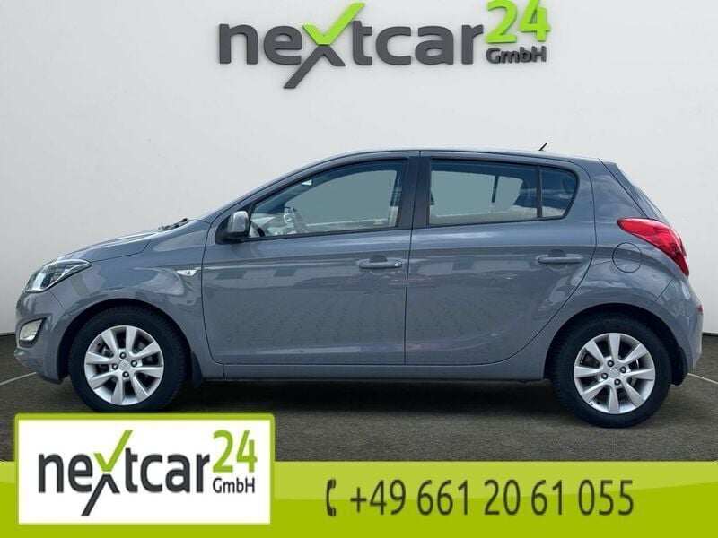 Gebraucht Hyundai i20 Style 101 PS (74 kW) 2014 Grau Kleinwagen