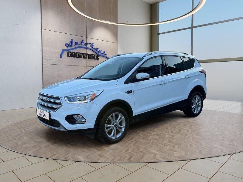 Weiß Gebraucht 2017 Ford Kuga Titanium SUV | 13.910 € (Guter Preis) - Bild 1/4