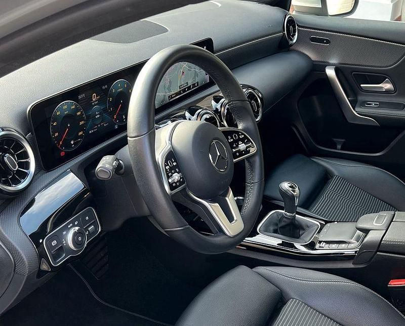 Gebraucht Mercedes A200 Progressive 163 PS (119 kW) 2020 Silber Limousine