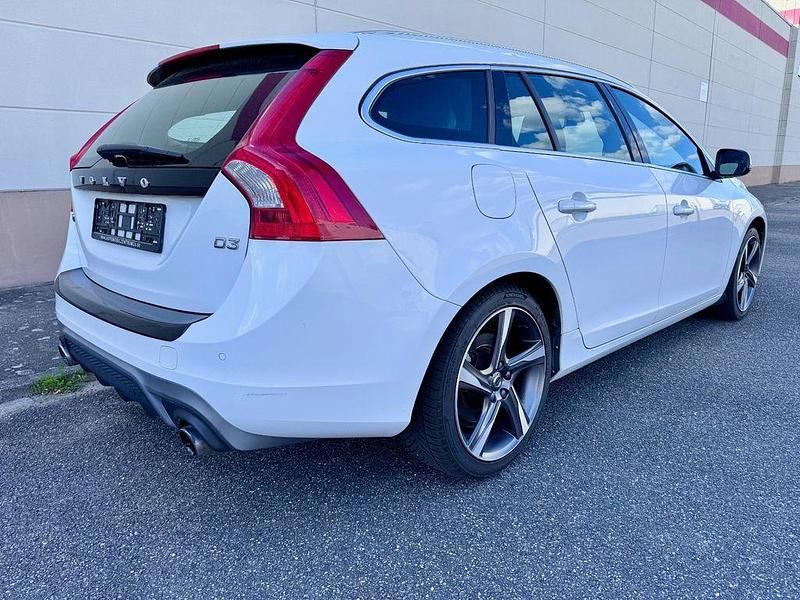 Gebraucht Volvo V60 R-Design 150 PS (110 kW) 2018 Weiß Kombi