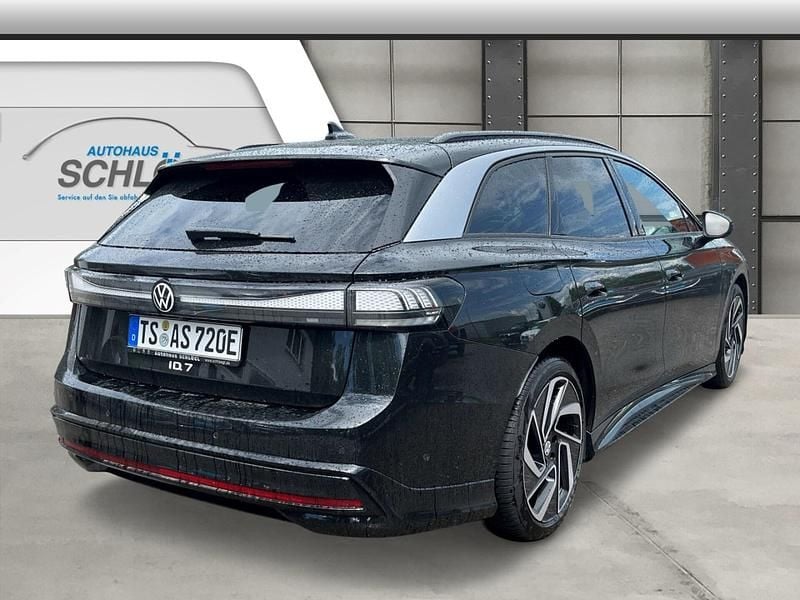 Gebraucht VW ID.7 Pro 210 kW (286 PS) 2024 Grenadillschwarz metallic Kombi