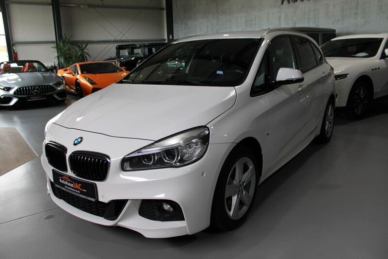 Weiß Gebraucht 2015 BMW 225 M Sport Van / Kleinbus | 9.900 € (Fairer Preis) - Bild 1/4