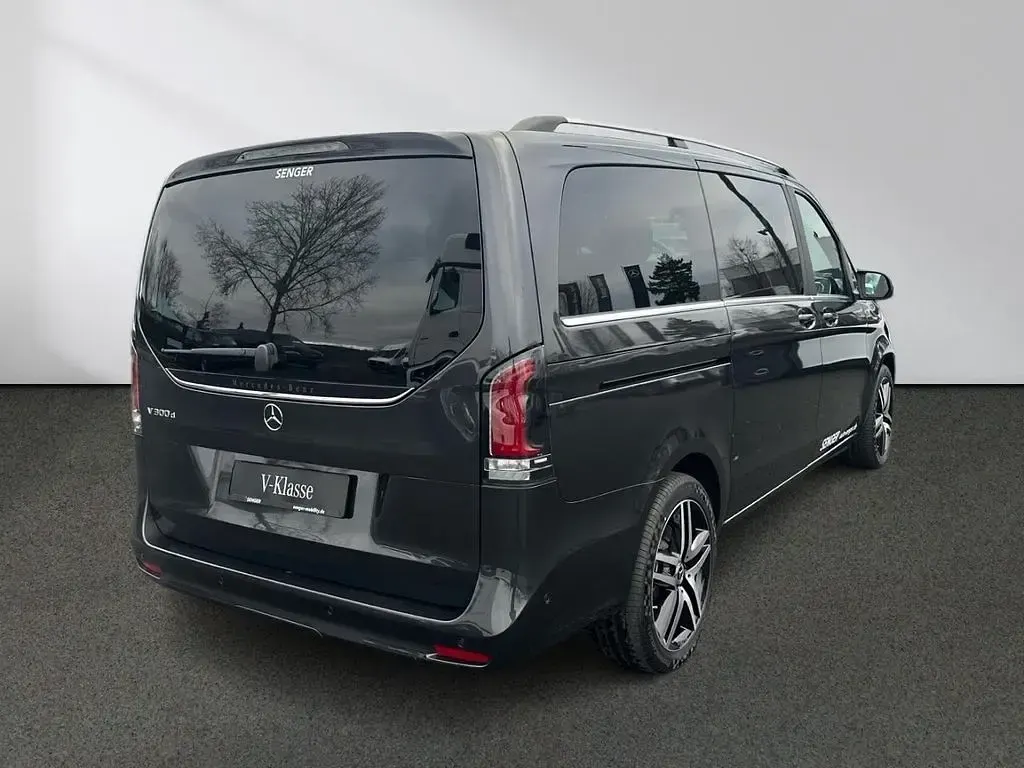 Gebraucht Mercedes V300 Avantgarde 237 PS (174 kW) 2026 Grau Van / Kleinbus