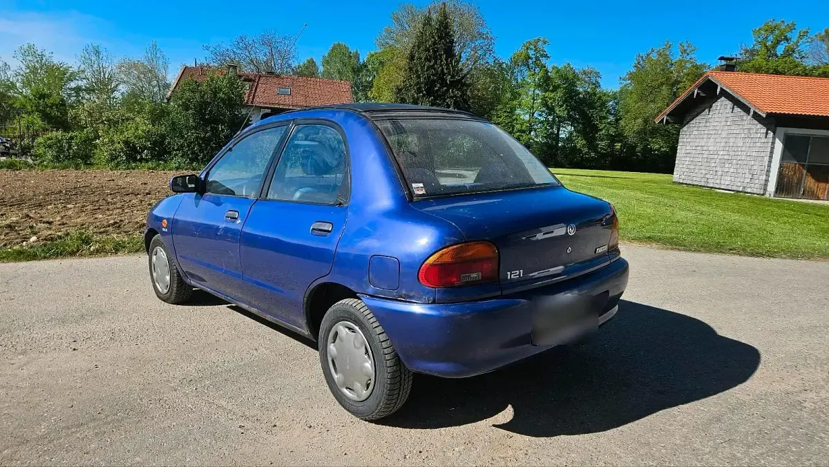 Second-hand Mazda 121 63 CP (46 kW) 1993 Mov Berlinǎ