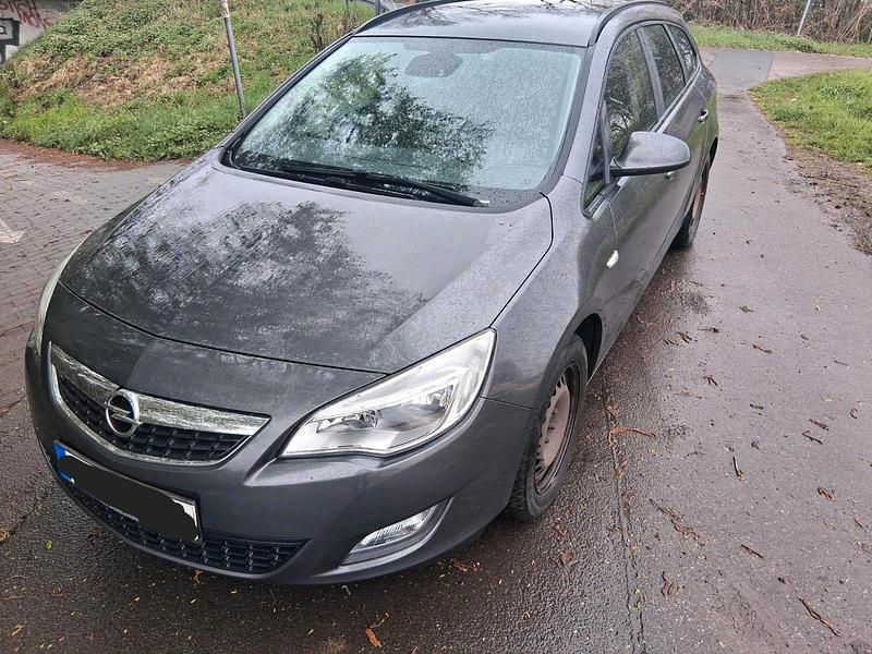 Gebraucht Opel Astra 116 PS (85 kW) 2011 Grau Kombi