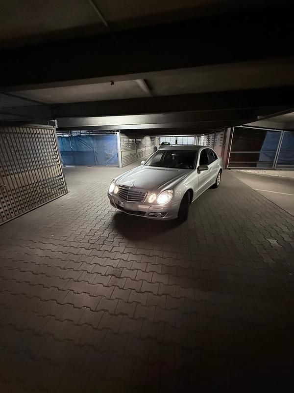 Gebraucht Mercedes E200 163 PS (119 kW) 2006 Limousine