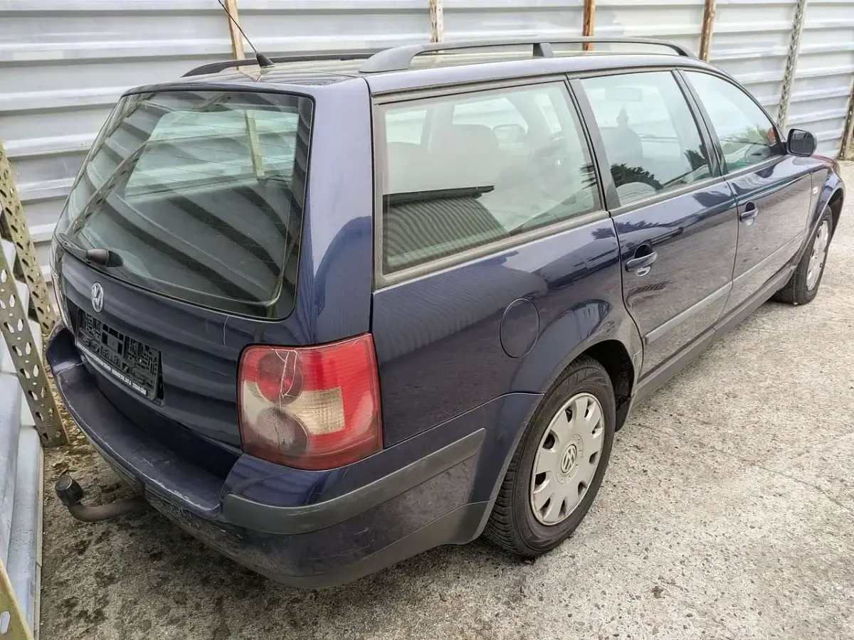 Second-hand VW Passat 102 CP (75 kW) 2001 Albastru Break