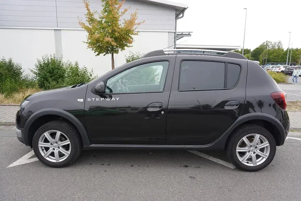 Gebraucht Dacia Sandero Prestige 90 PS (66 kW) 2014 Schwarz SUV