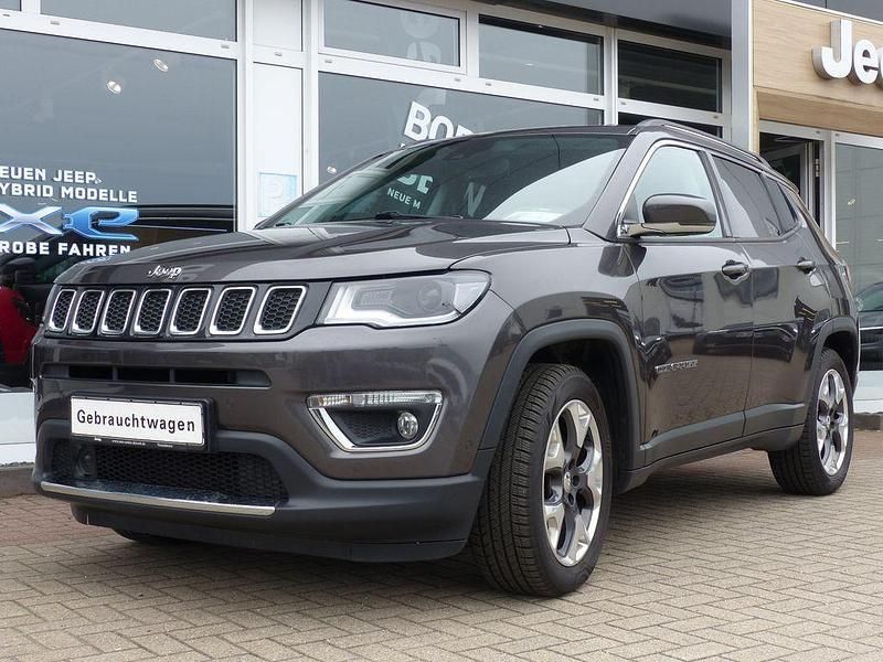 Grau Gebraucht 2019 Jeep Compass Limited SUV | 17.480 € (Fairer Preis) - Bild 1/4