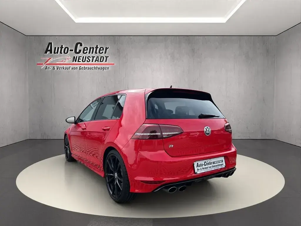 Second-hand VW Golf VII R 300 CP (220 kW) 2017 Roșu Berlinǎ