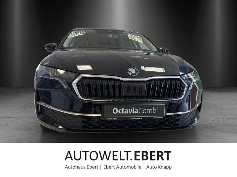 Schwarz Neu 2025 Skoda Octavia Tour Kombi | 33.980 € (Etwas zu teuer) - Bild 1/4