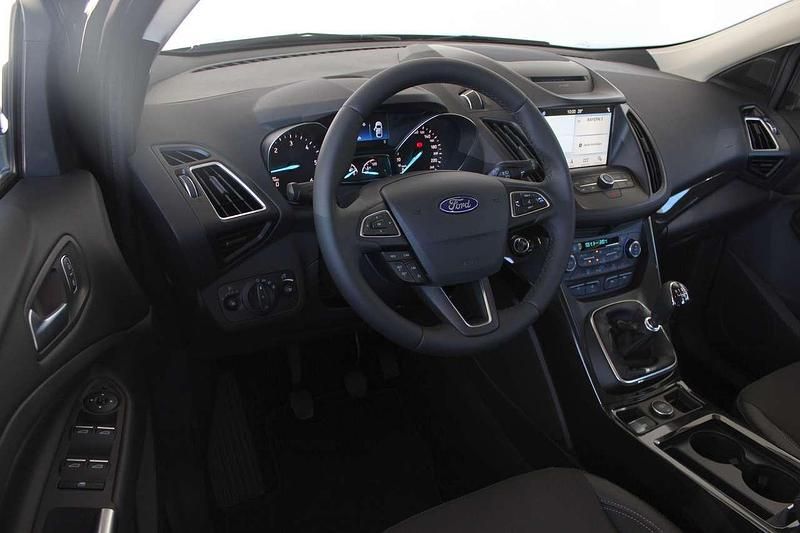 Gebraucht Ford Kuga Titanium 150 PS (110 kW) 2019 Iridiumschwarz metallic SUV