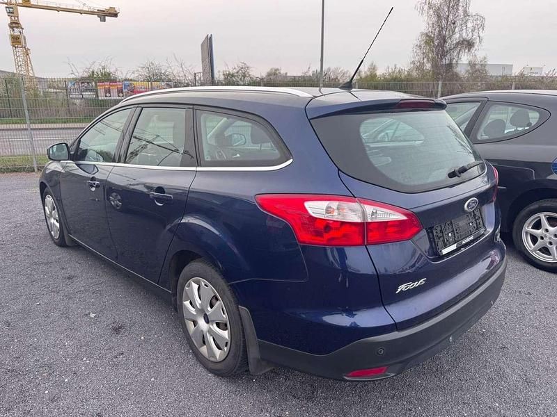 Second-hand Ford Focus 125 CP (91 kW) 2012 Albastru Break