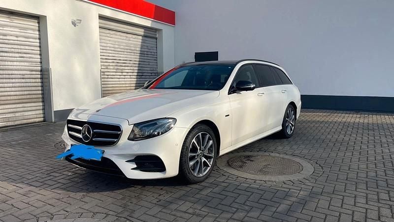 Gebraucht Mercedes E300 AMG line 306 PS (225 kW) 2019 Weiß Kombi