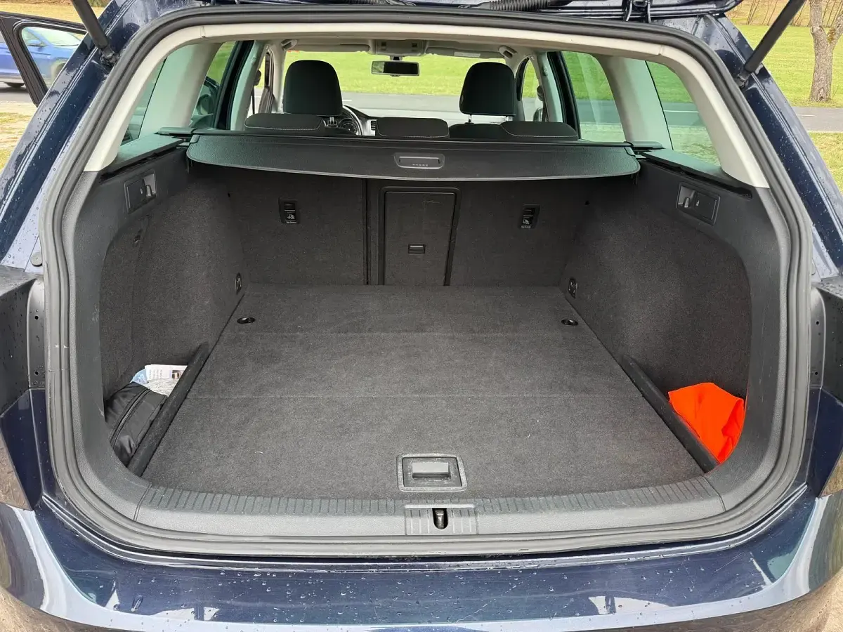 Gebraucht VW Golf VII LOUNGE 110 PS (80 kW) 2015 Blau Kombi