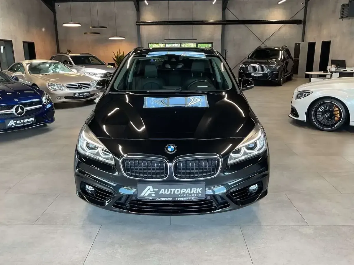 Gebraucht BMW 220 Sport Line 190 PS (139 kW) 2017 Black sapphire metallic Van / Kleinbus