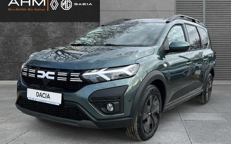 Grün Neu 2025 Dacia Jogger Expression Kombi | 22.250 € (Fairer Preis) - Bild 1/4