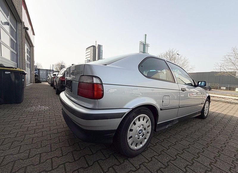 Gebraucht BMW 318 Compact 140 PS (102 kW) 1996 Silber Kleinwagen