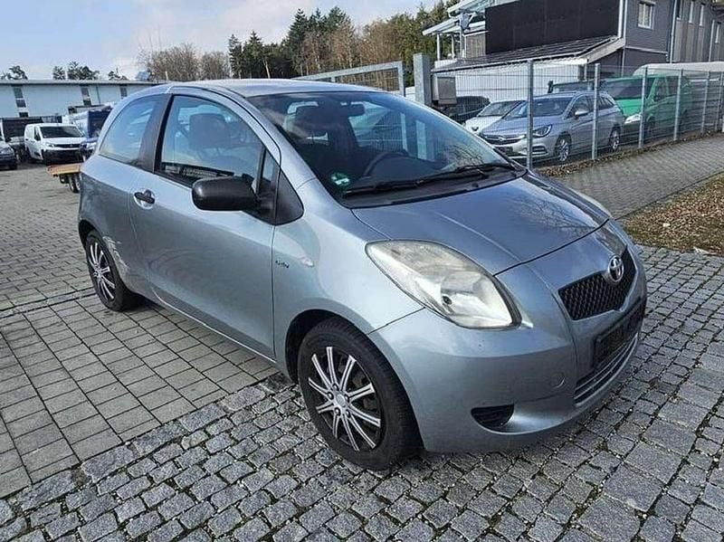 Gebraucht Toyota Yaris Cool 90 PS (66 kW) 2008 Medium silver metallic Kleinwagen