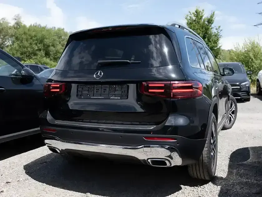 Gebraucht Mercedes GLB220 Progressive 190 PS (139 kW) 2025 Schwarz metalliclack kosmossch SUV