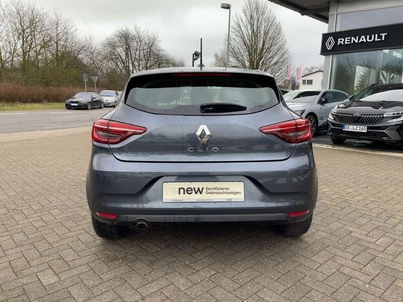 Używany Renault Clio V SE 67 KM (49 kW) 2022 Szary Sedan/Limuzyna